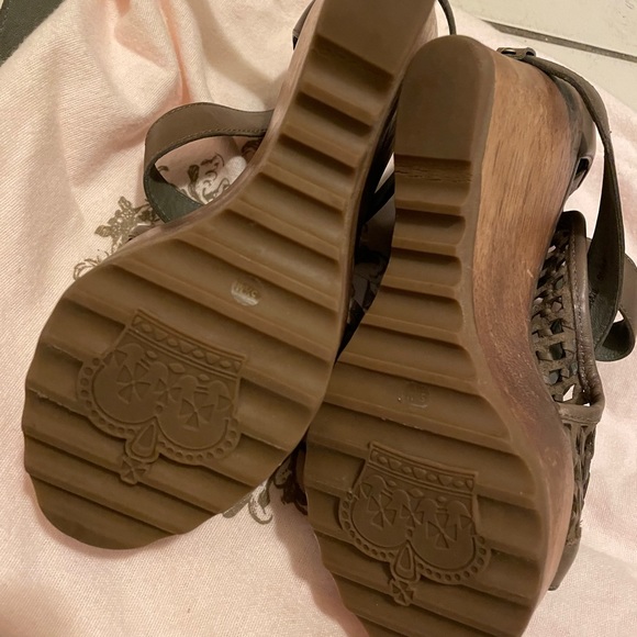 Juicy couture brown leather open toe wedge sandal - Picture 4 of 4